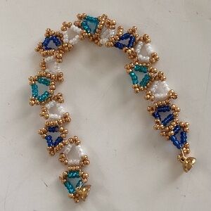 Elegant Beaded Bracelet with Gold Accents